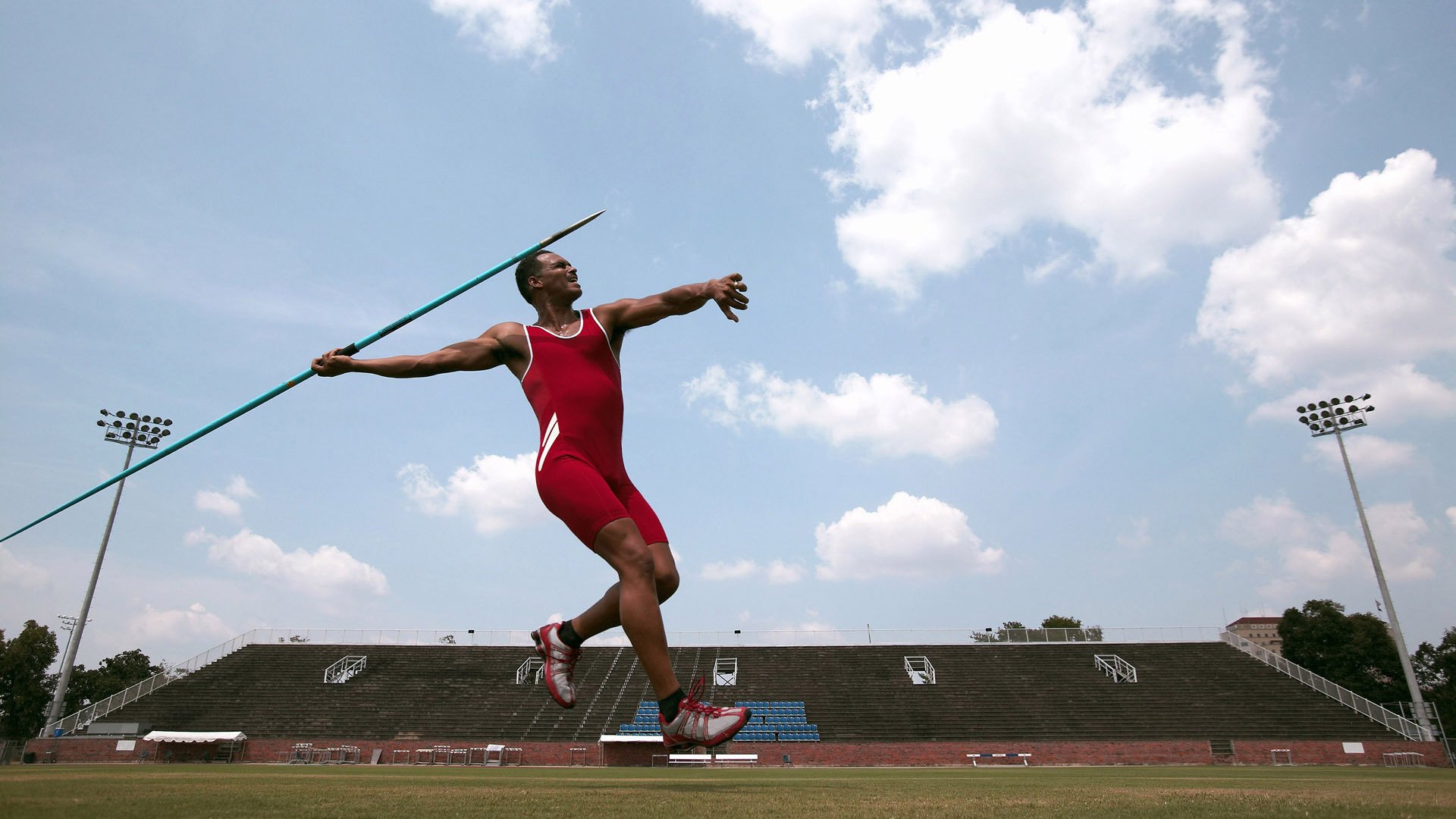 萨拉赫完成里程碑，喀麦隆强势拿下哥伦比亚，非洲足球的双重变奏
