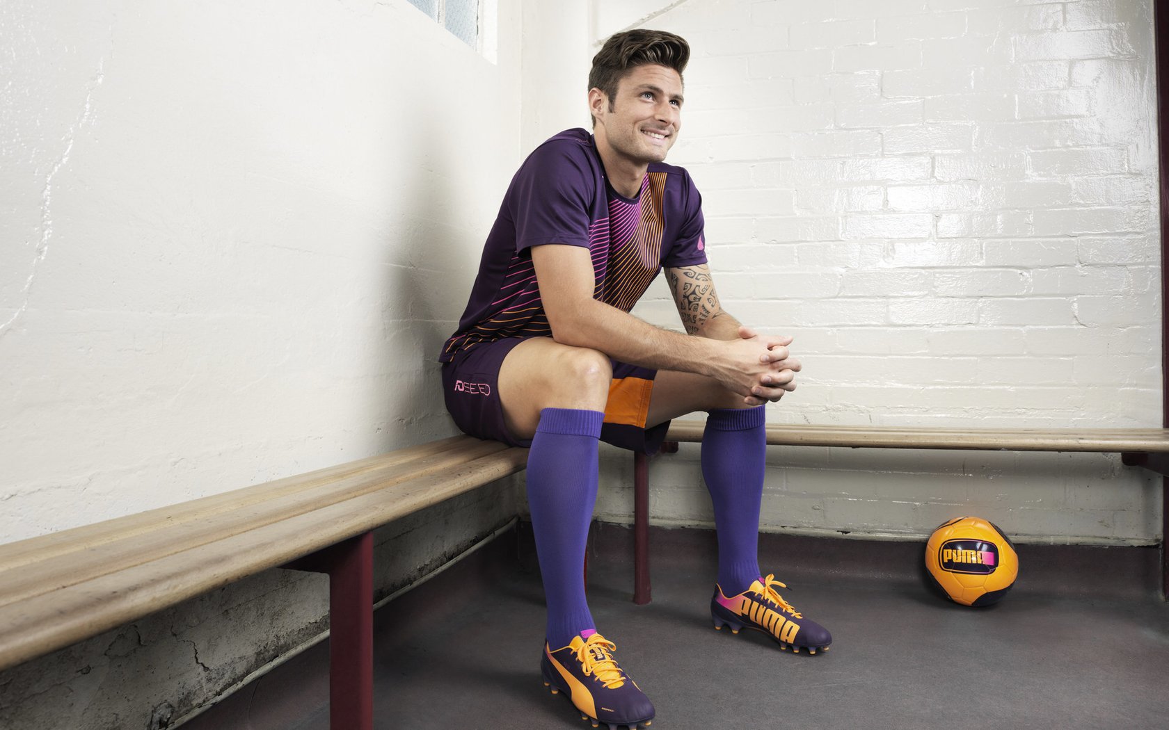 西甲国家德比之夜,伦纳德全程高能输出,当沉默的刺客照亮足球的星空